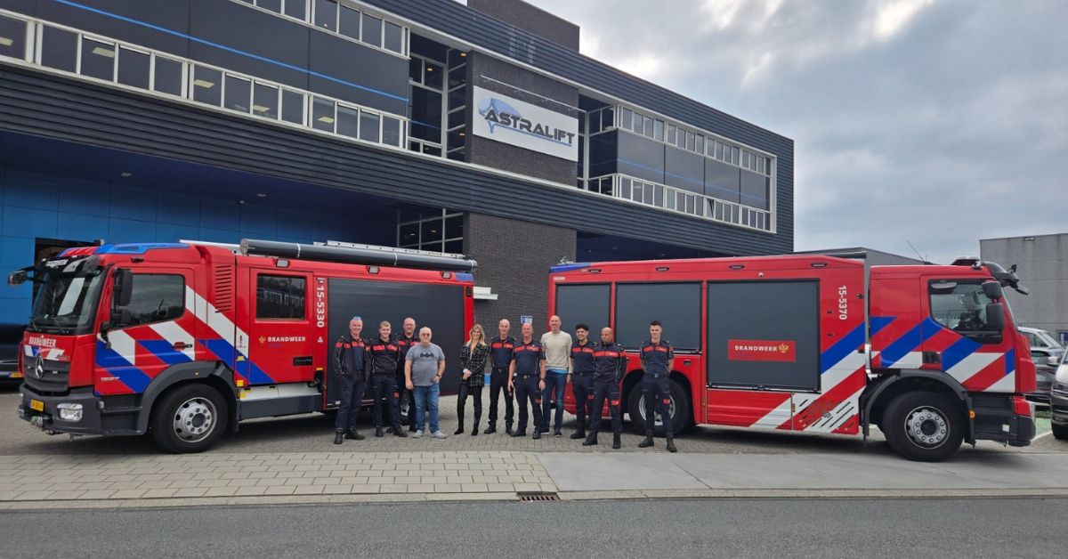 Brandweeroefening lift
